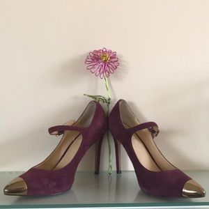 Vince Camuto Signature Pumps in Plum Suede Leather, Size 6, with strap closure